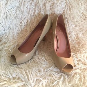 Vince Camuto nude peep toe heels